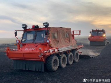 經草原戰超微青青草下载安装車撲打